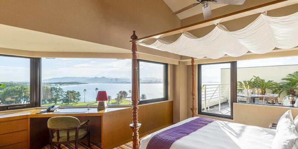 海の向こうに見える夜景が美しい!博多港を見渡せる海沿いホテル3655587