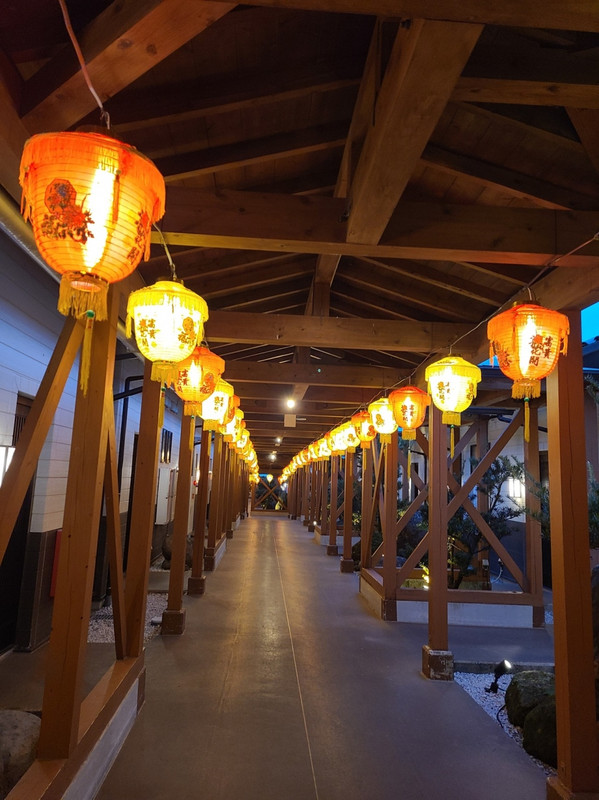 館内の通路はほとんどが外な作りでした