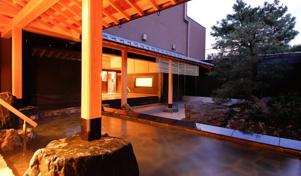 本館・あわじ浜離宮「庭の湯」1 / 1