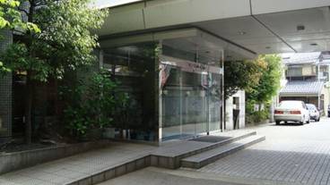 施設の入り口 / 13