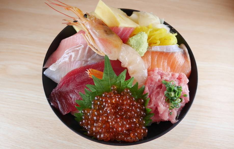 「房総の駅とみうら」で
BBQ買い出しとランチ
 / 1