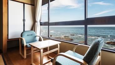 Room / 6