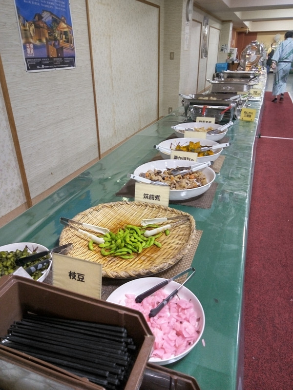 夕食バイキングの料理コーナーです。