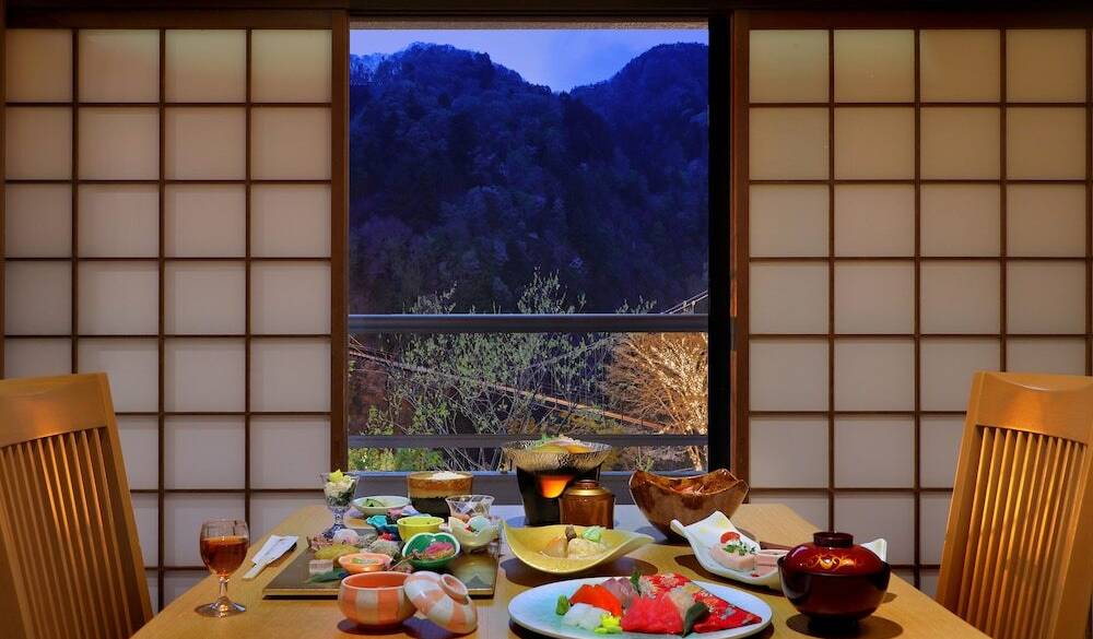 半個室御食事処での会席 / 4