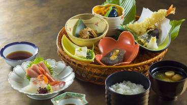 食事・飲み物 / 3