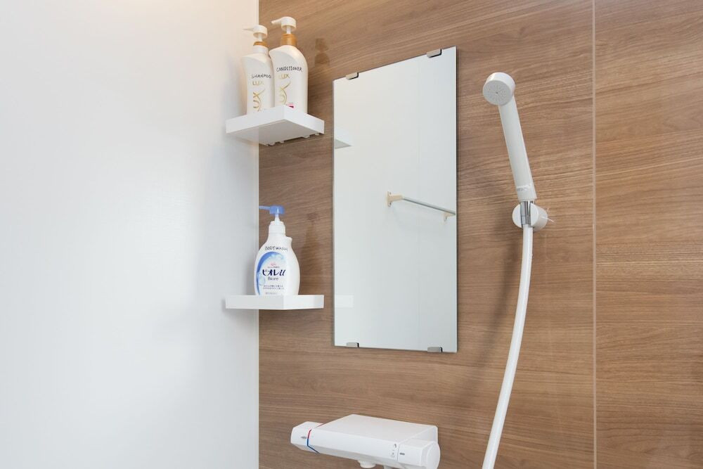 バスルームのシャワー