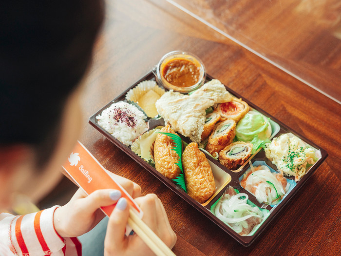 深浦の海の幸や山の幸が詰まった「海彦山彦弁当」