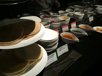 「定山溪鶴雅リゾートスパ森の謌」料理 25015 自分でつくるピザ 焼いてきてくれる