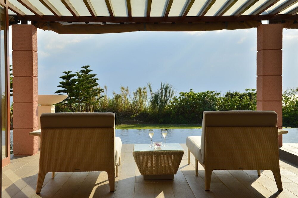 別荘のような豪華ヴィラにびっくり！プールサイドでパーティタイム♪3573039