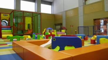 子供用の遊び場 - 屋内 / 11