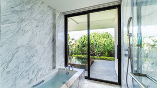 ハレクラニクリフヴィラ　専用プール付　天然温泉＆ラウンジ利用込