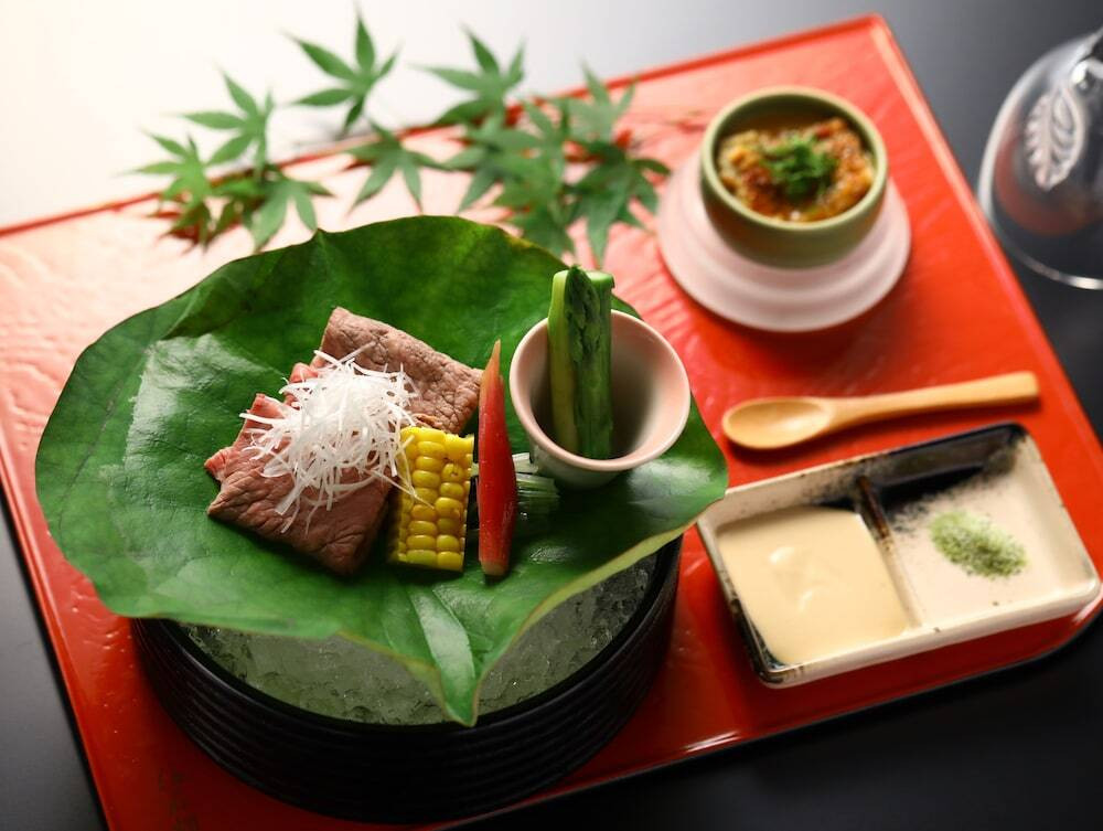 夕食の懐石料理（一例）④