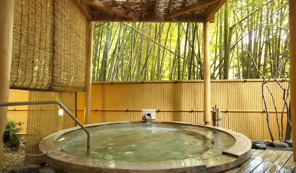 大浴場の開放感を
堪能しましょ / 1