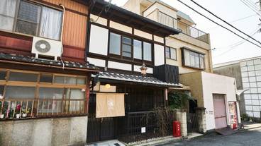 施設の入り口 / 16