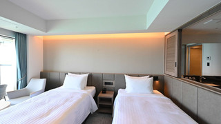 スーペリア ルーム シングルベッド 2 台 バルコニー オーシャンフロント (with Extra Bed)