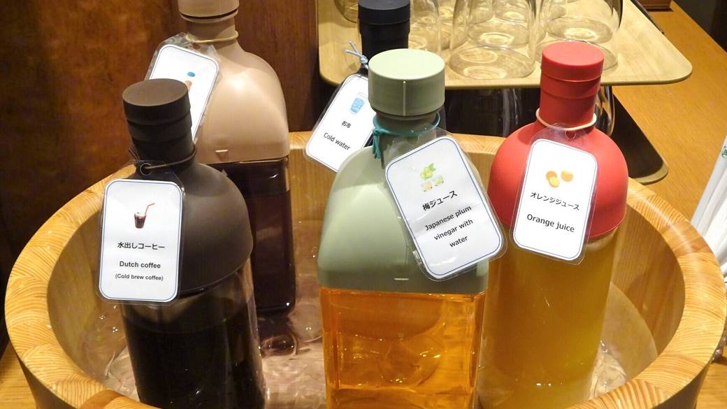 ロビー ドリンクコーナー / 4