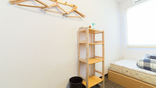 トリプルルーム (Shared Bathroom)