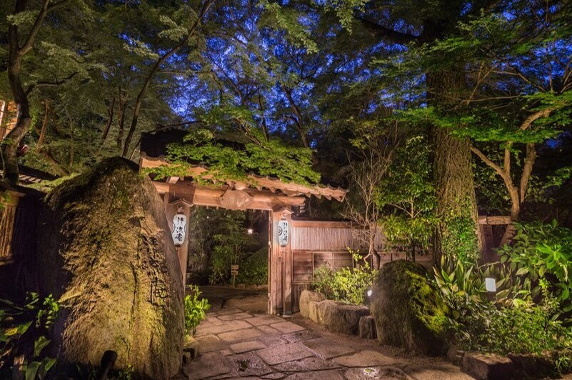 1日6組限定。全室かけ流し温泉付きの隠れ家宿3567445