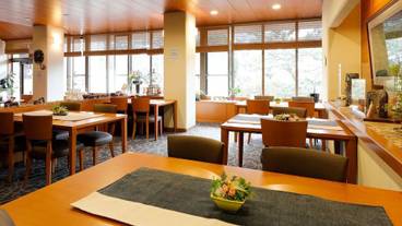 ロビーラウンジ / 3