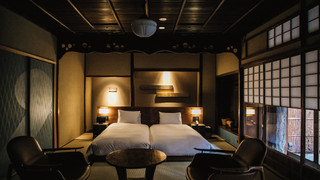 本館102:プライベートガーデン付デラックスハリウッドツイン