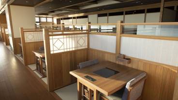 旅館のお食事処 / 16