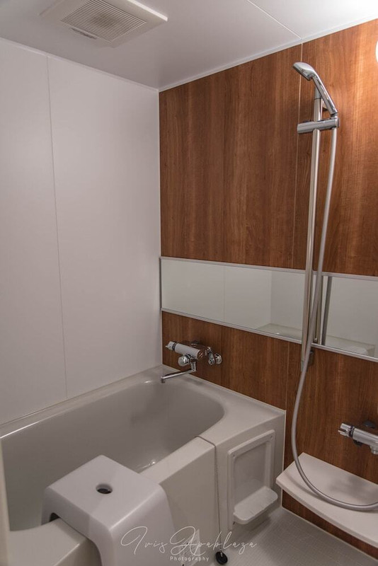 バスルームのシャワー