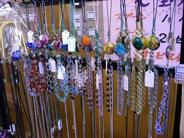 チェックアウトまで
館内でお土産探し / 2