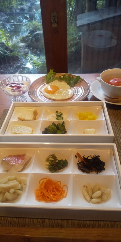 朝食