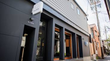 施設の入り口 / 14