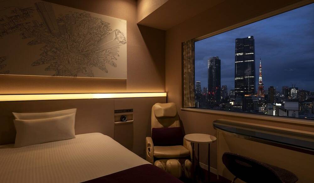 高品質マットレスに沈み
すーっと夢の中へ / 2