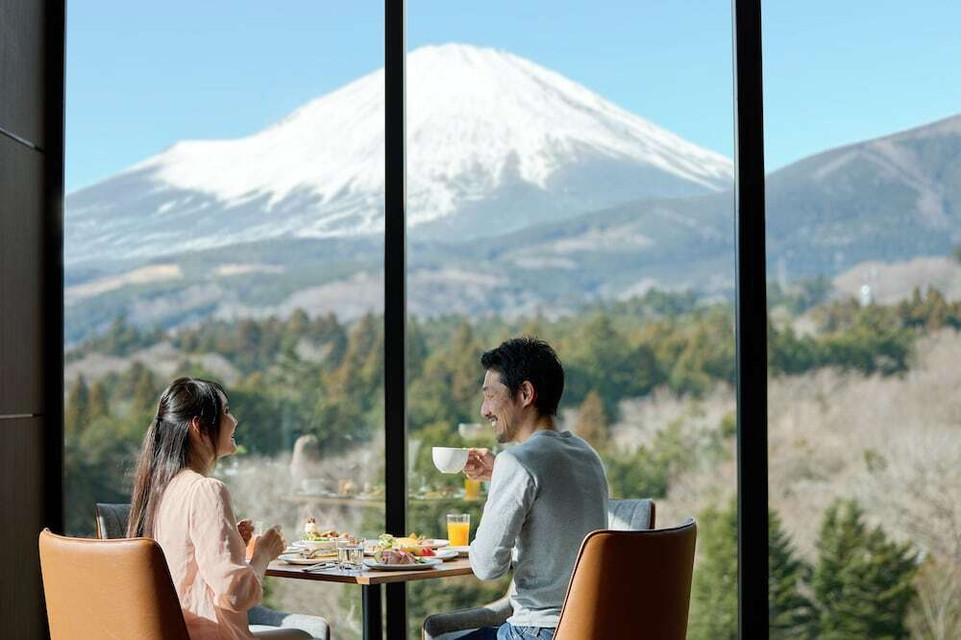 富士山を眺めながら朝食を。