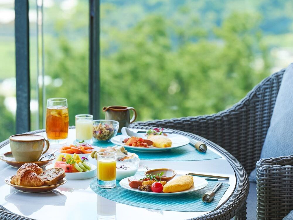 名物グルメも！美味しい朝食で元気をチャージ！4038681