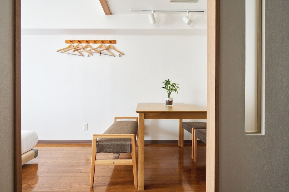 客室内のダイニングエリア