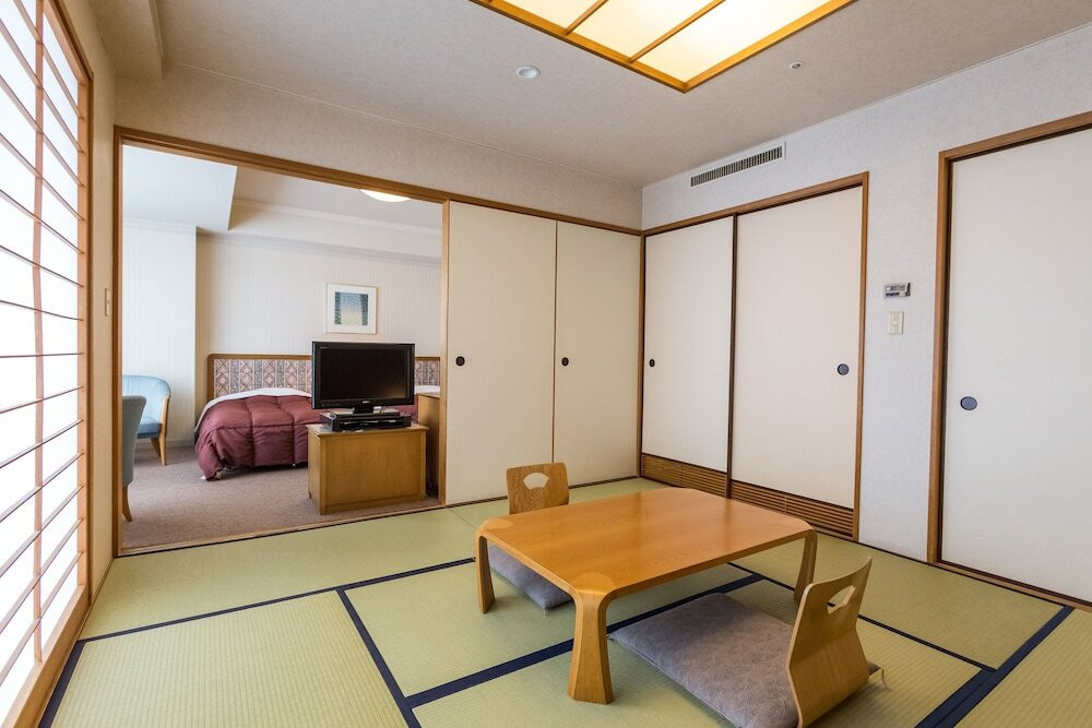 森に囲まれた温泉リゾートで湯もみ体験も!3653117