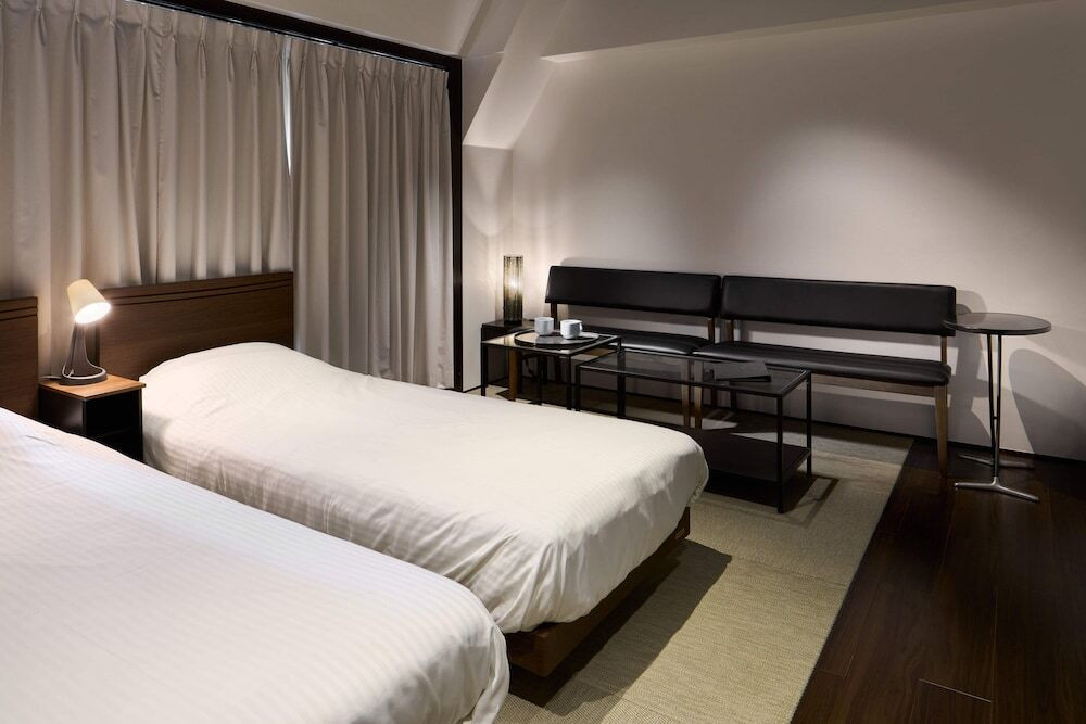 客室内のダイニングエリア