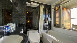 特別室 デラックス ダブルルーム クイーンベッド 1 台 富士山側 テラス付き, 2nd Floor (24.02平米)