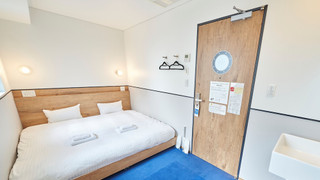 [プライベートルーム] キング [シャワー&トイレ共用] 禁煙