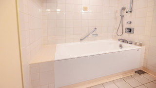 プレミアム ルーム シングルベッド 2 台 (Sea Side)