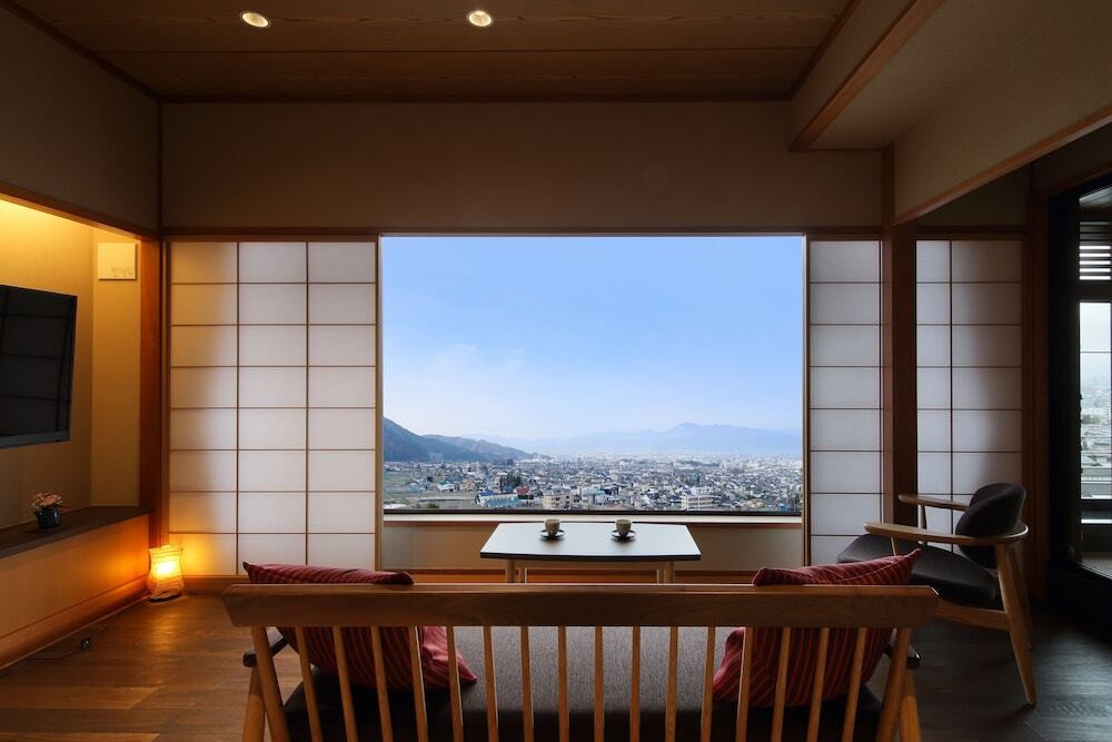 たくさん歩いたら、素敵なお宿で贅沢ステイをしませんか?4235431