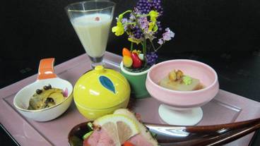 食事・飲み物 / 8