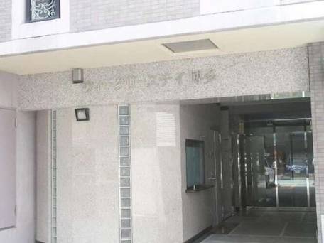 N.33 Hakata St. East / 3