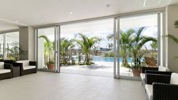 内部エントランス / 2