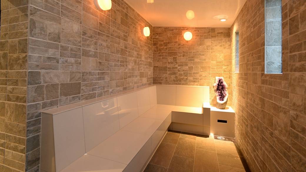 朝日を浴びて
目覚めの温泉風呂 / 3