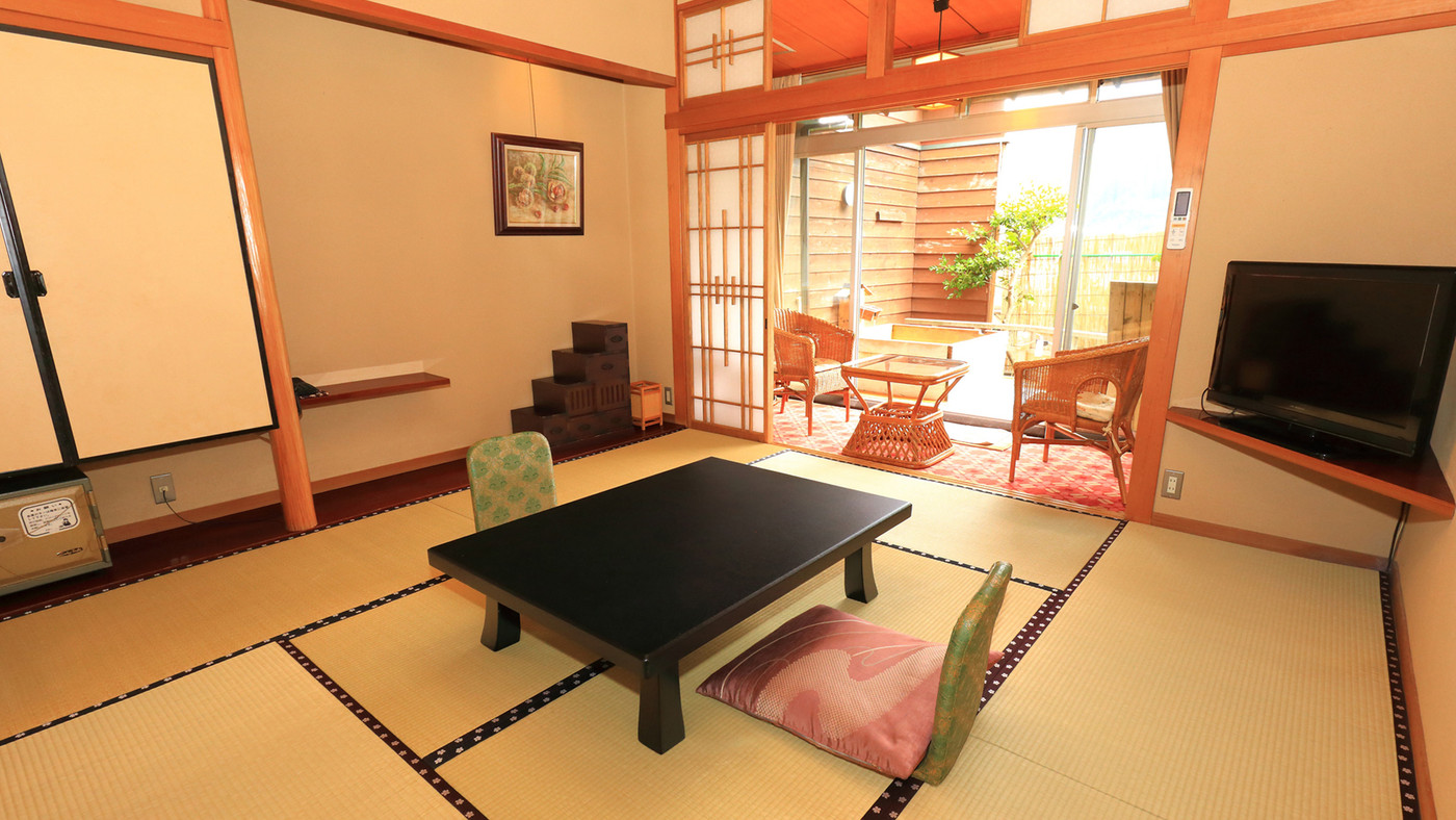 川を望む場所に佇む温泉旅館3720171