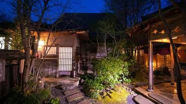 施設の入り口 / 23