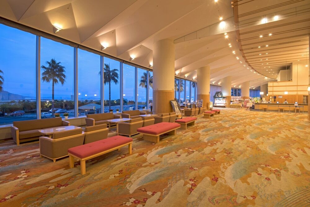 温泉リゾートで熱海の夜景に息を呑む4055264