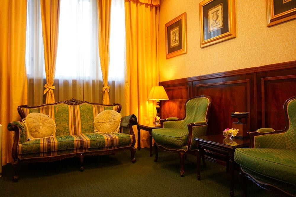 ロビー応接スペース