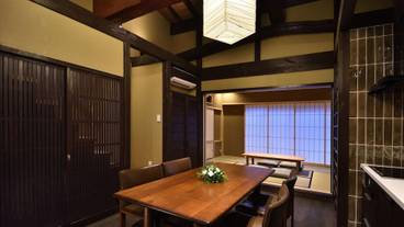 客室内のダイニングエリア / 14