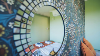 デザイン ルーム ダブルベッド 1 台 パーシャルシービュー