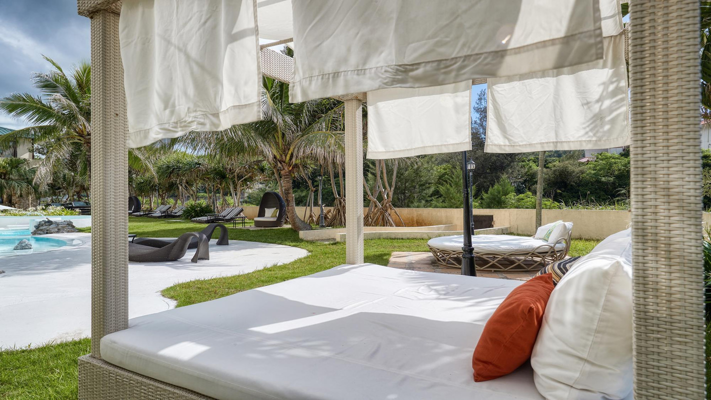 プールサイドガーデン